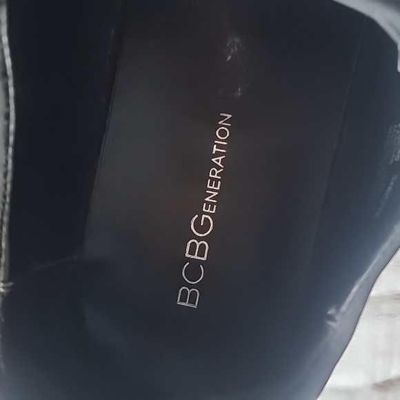 Shoes - Picture 4 of 6